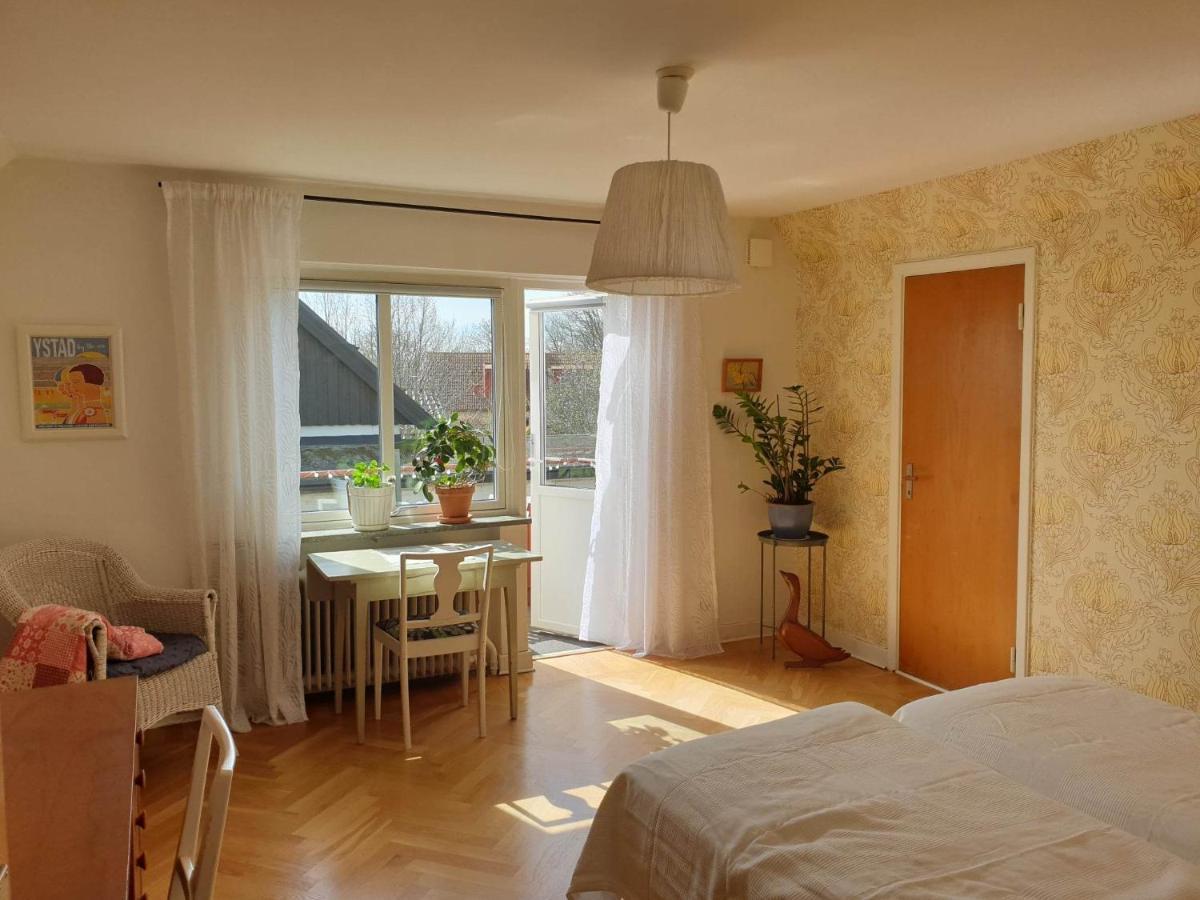 Egen Ovanvaning I Charmig Villa Naera Havet Ystad Esterno foto