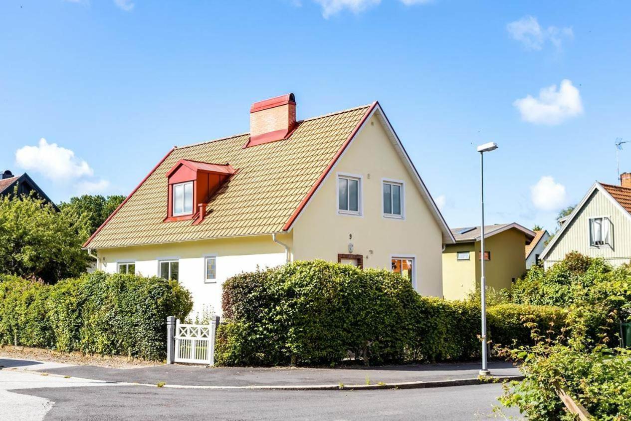Egen Ovanvaning I Charmig Villa Naera Havet Ystad Esterno foto